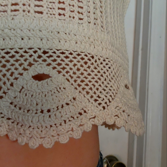 Cream crochet top in M - Picture 2 of 2